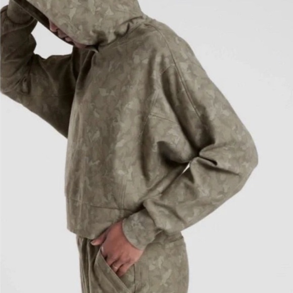 Athleta | Farallon Camo Cropped Sweatshirt | Size XS - Picture 2 of 12